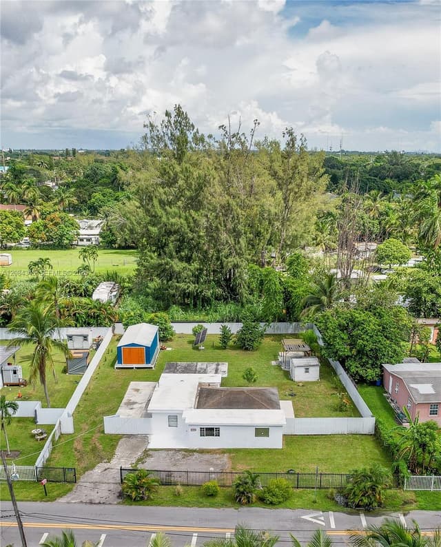 1843 NW 107th St, Miami FL 33167 - Miami, FL - Photo 3