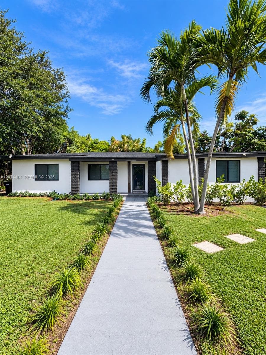 930 NE 163rd St, North Miami Beach FL 33162 - North Miami Beach, FL - Photo 1