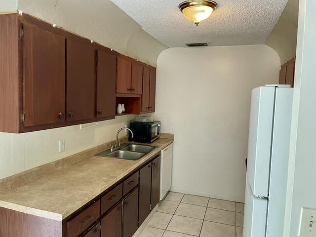 3293 Kirk Road Unit 7, Lake Worth FL 33461 - Lake Worth, FL - Photo 4