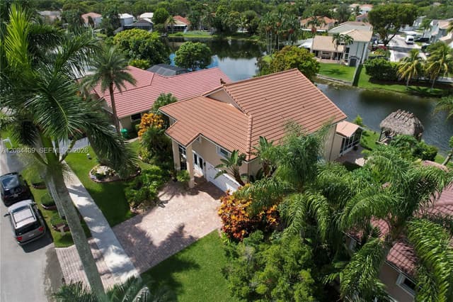 14010 Appalachian Trl, Davie FL 33325 - Davie, FL - Photo 2