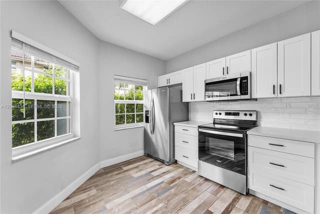 6649 Via Regina, Boca Raton FL 33433 - Boca Raton, FL - Photo 5