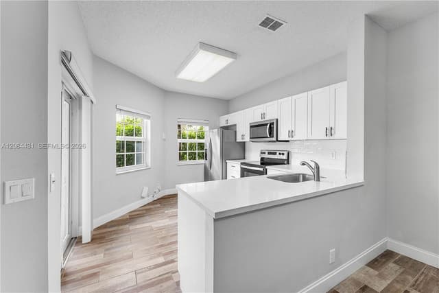 6649 Via Regina, Boca Raton FL 33433 - Boca Raton, FL - Photo 4