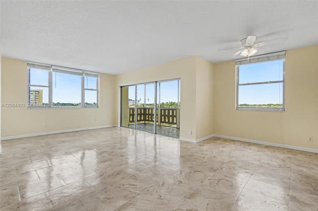4330 Hillcrest Dr # 520, Hollywood FL 33021 - Hollywood, FL - Photo 2