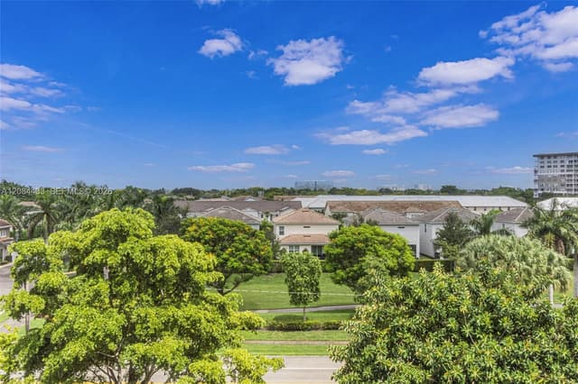 4330 Hillcrest Dr # 520, Hollywood FL 33021 - Hollywood, FL - Photo 5