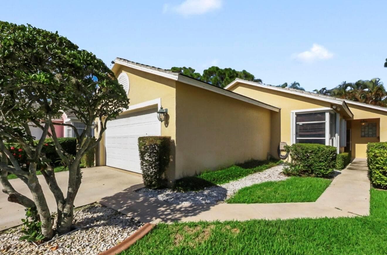 172 HARBOR LAKE Circle, FL 33413 - Photo 1