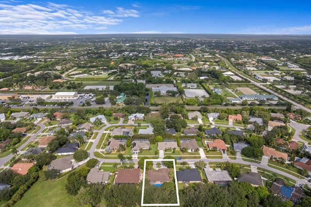 2652 Yarmouth Drive, Wellington FL 33414 - Wellington, FL - Photo 3