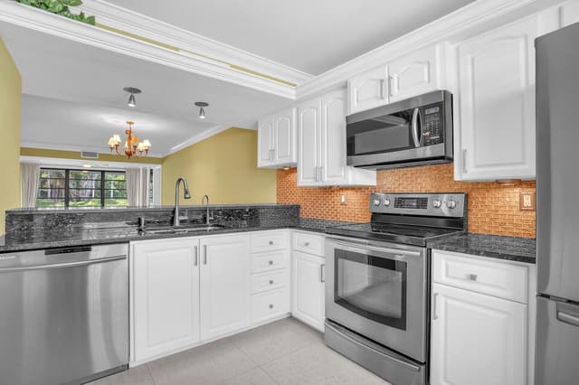 6073 BALBOA Circle # 105, Boca Raton FL 33433 - Boca Raton, FL - Photo 2