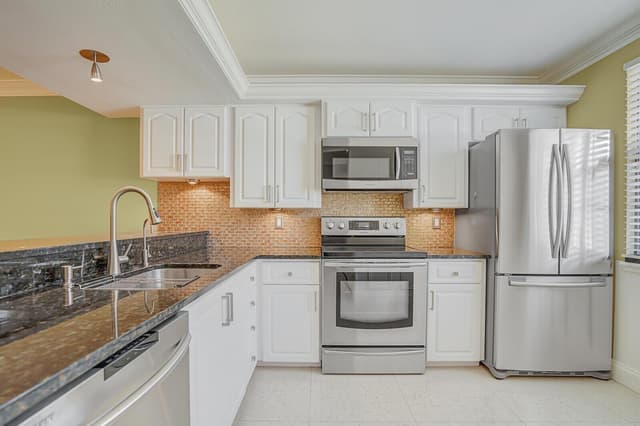 6073 BALBOA Circle # 105, Boca Raton FL 33433 - Boca Raton, FL - Photo 3