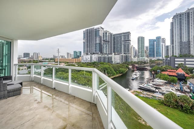 401 SW 4TH Avenue # 1003, Fort Lauderdale FL 33315 - Fort Lauderdale, FL - Photo 2