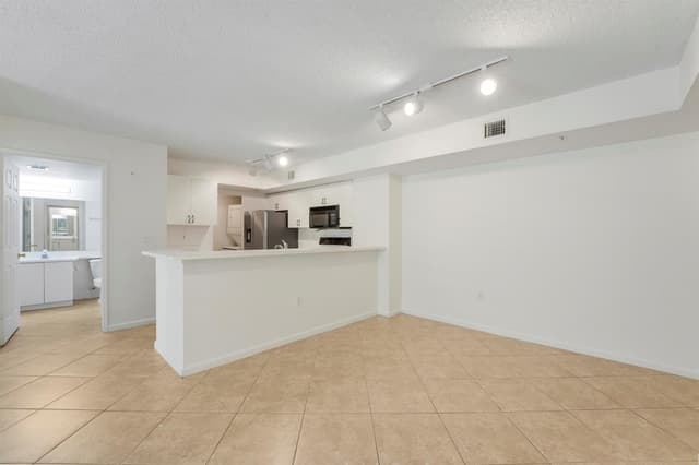 278 VILLAGE Boulevard # 8106, Tequesta FL 33469 - Tequesta, FL - Photo 2