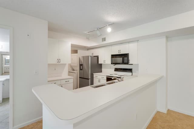 278 VILLAGE Boulevard # 8106, Tequesta FL 33469 - Tequesta, FL - Photo 4