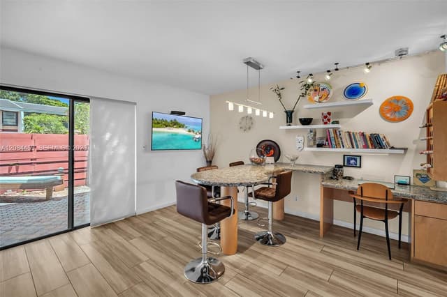 3908 Parkside Ln # 229, Hollywood FL 33021 - Hollywood, FL - Photo 4