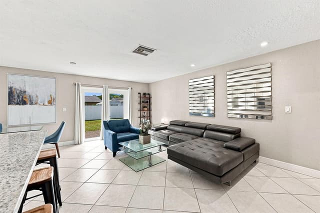 7804 SW 6th Court, North Lauderdale FL 33068 - North Lauderdale, FL - Photo 6