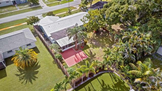 502 Circle E, Jupiter FL 33458 - Jupiter, FL - Photo 2