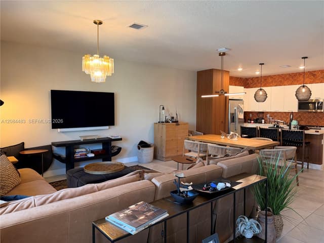 8316 NW 43rd St, Doral FL 33166 - Doral, FL - Photo 2