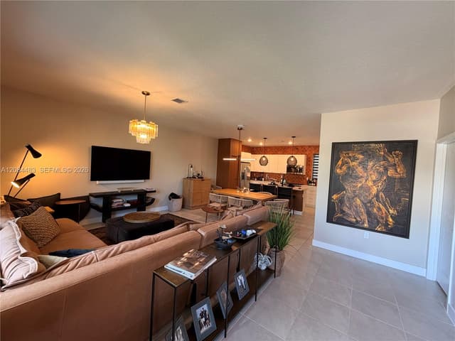 8316 NW 43rd St, Doral FL 33166 - Doral, FL - Photo 5
