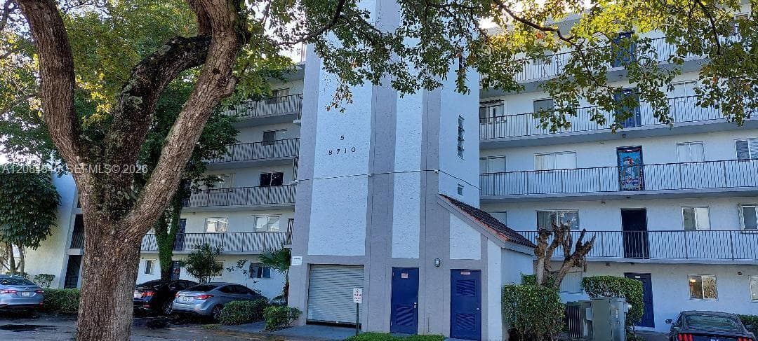 8710 N Sherman Cir # 403, Miramar FL 33025