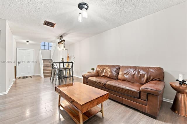10720 NW 11th St, Pembroke Pines FL 33026 - Pembroke Pines, FL - Photo 5