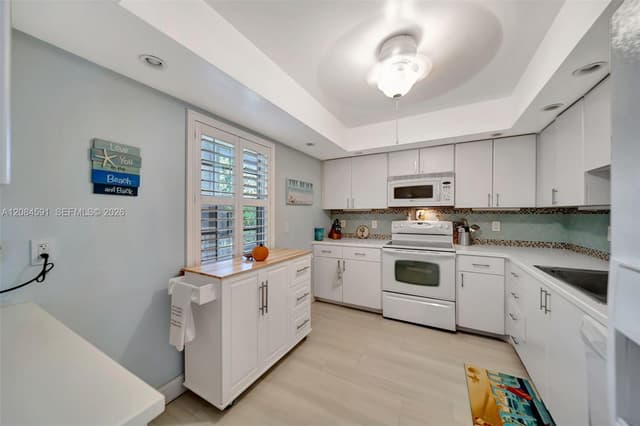 3980 Oaks Clubhouse Dr # 409, Pompano Beach FL 33069 - Pompano Beach, FL - Photo 6