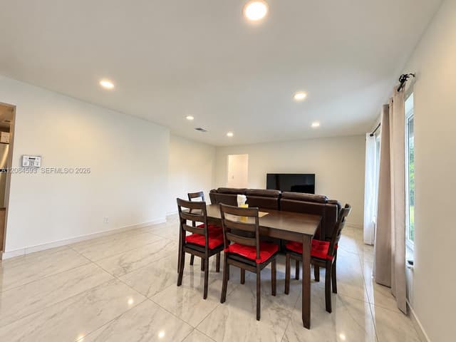 8001 NW Avenida 108, Tamarac FL 33321 - Tamarac, FL - Photo 3