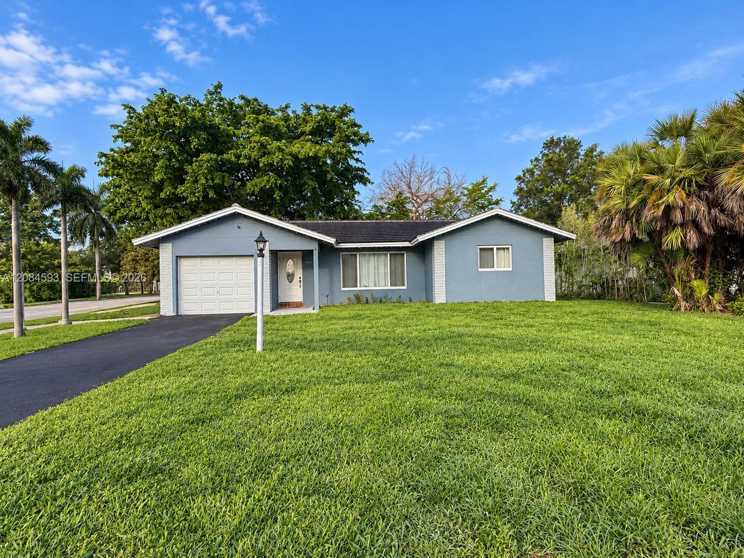 8001 NW Avenida 108, Tamarac FL 33321