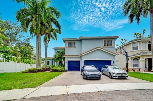 1580 SW 164th Ave, Pembroke Pines FL 33027 - Pembroke Pines, FL - Photo 2