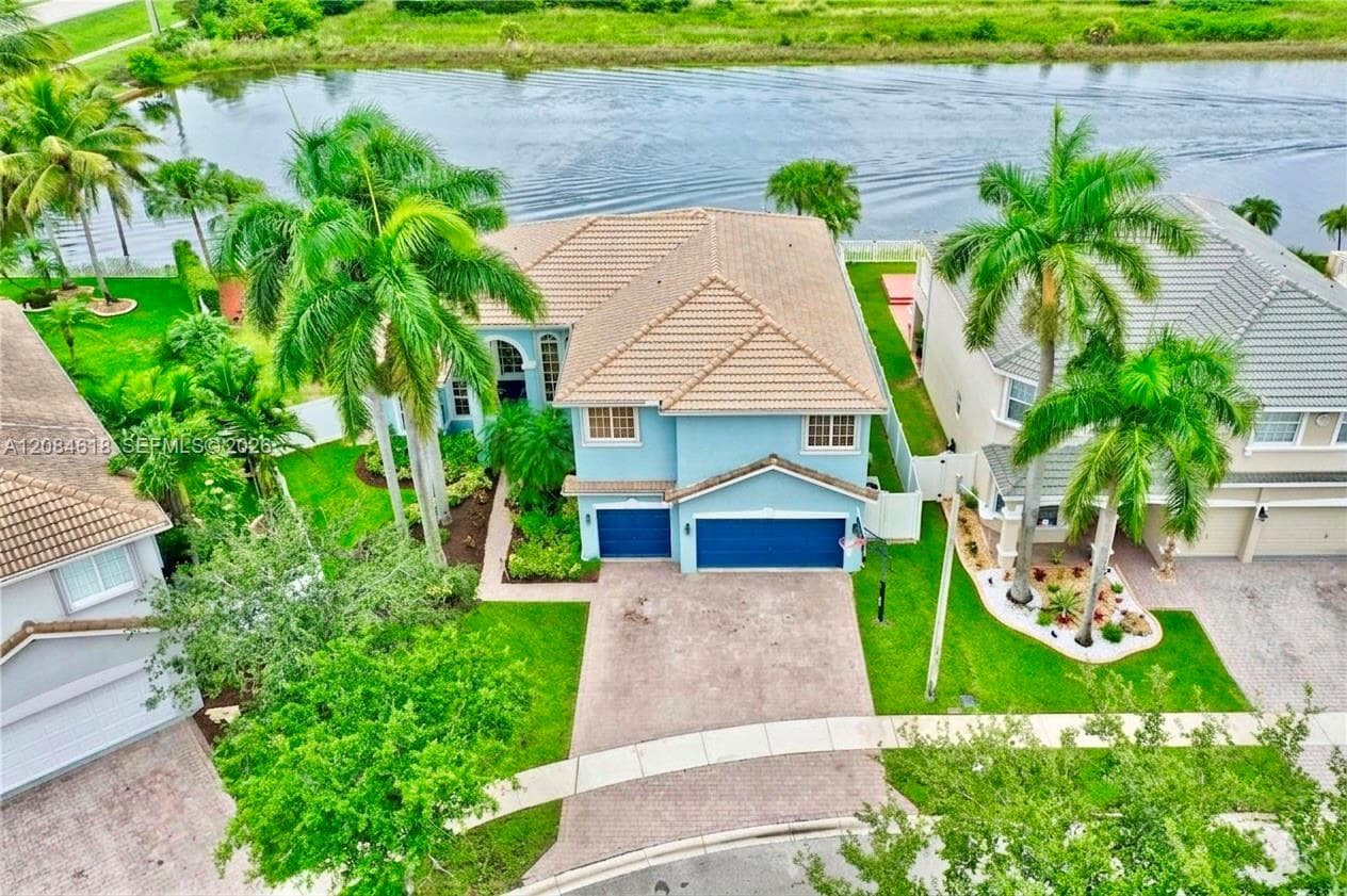 1580 SW 164th Ave, Pembroke Pines FL 33027 - Pembroke Pines, FL - Photo 1