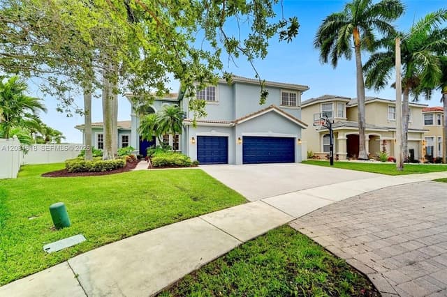 1580 SW 164th Ave, Pembroke Pines FL 33027 - Pembroke Pines, FL - Photo 4
