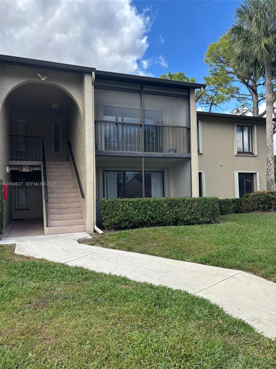 718 Sunny Pine Way # H2, Green Acres FL 33415 - Green Acres, FL - Photo 1