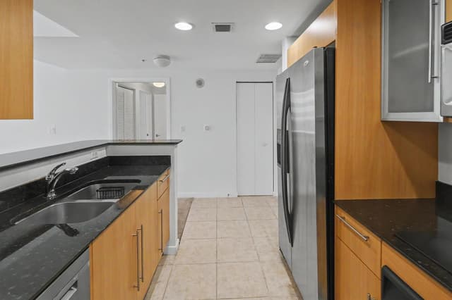 335 S Biscayne Boulevard # 1002, Miami FL 33131 - Miami, FL - Photo 6