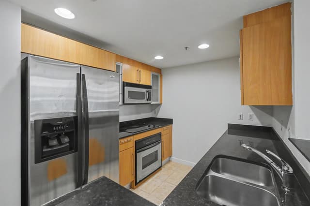 335 S Biscayne Boulevard # 1002, Miami FL 33131 - Miami, FL - Photo 5