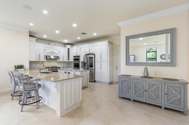 301 SANDALWOOD Lane, Boca Raton FL 33487 - Boca Raton, FL - Photo 2
