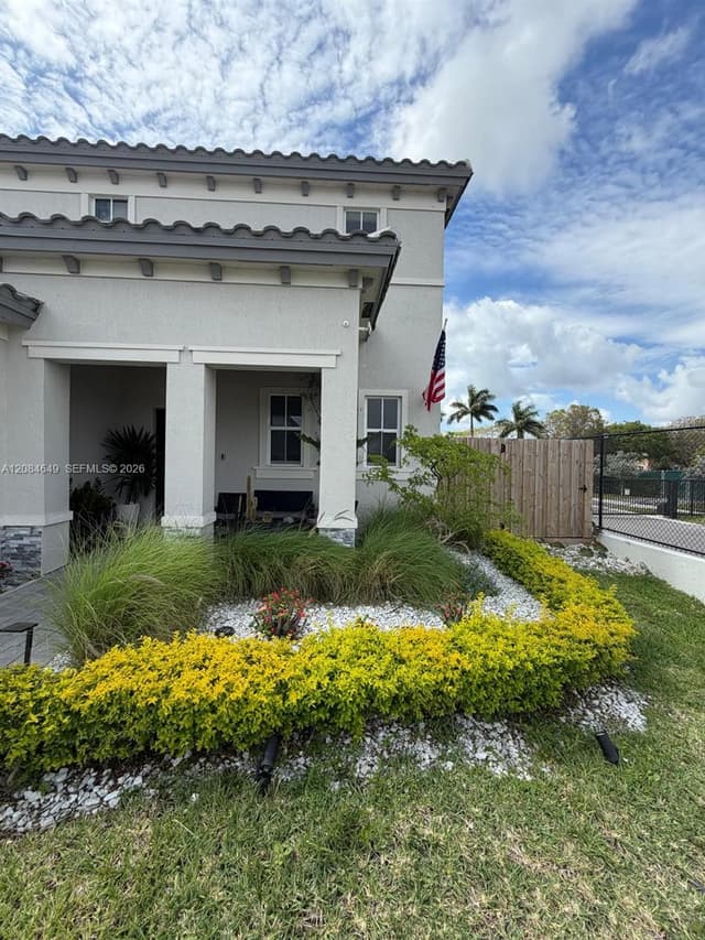 2618 SE 9th St, Homestead FL 33035 - Homestead, FL - Photo 2