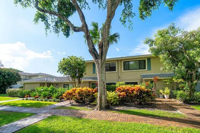 29 WESTGATE Lane # 29B, Boynton Beach FL 33436 - Boynton Beach, FL - Photo 2