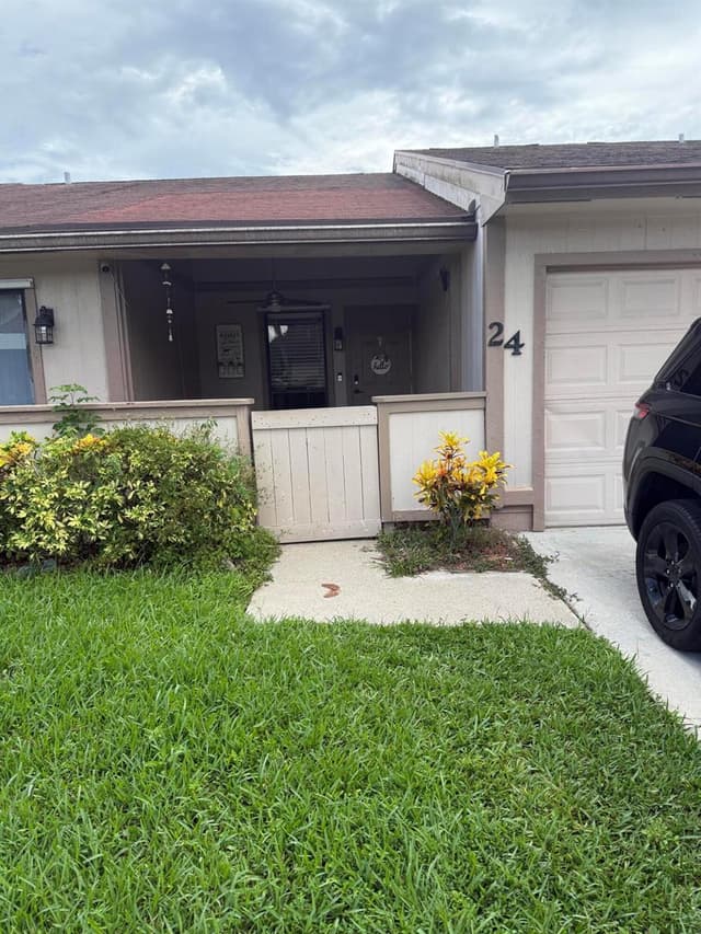 24 Winchmore Lane # 24, Boynton Beach FL 33426 - Boynton Beach, FL - Photo 2