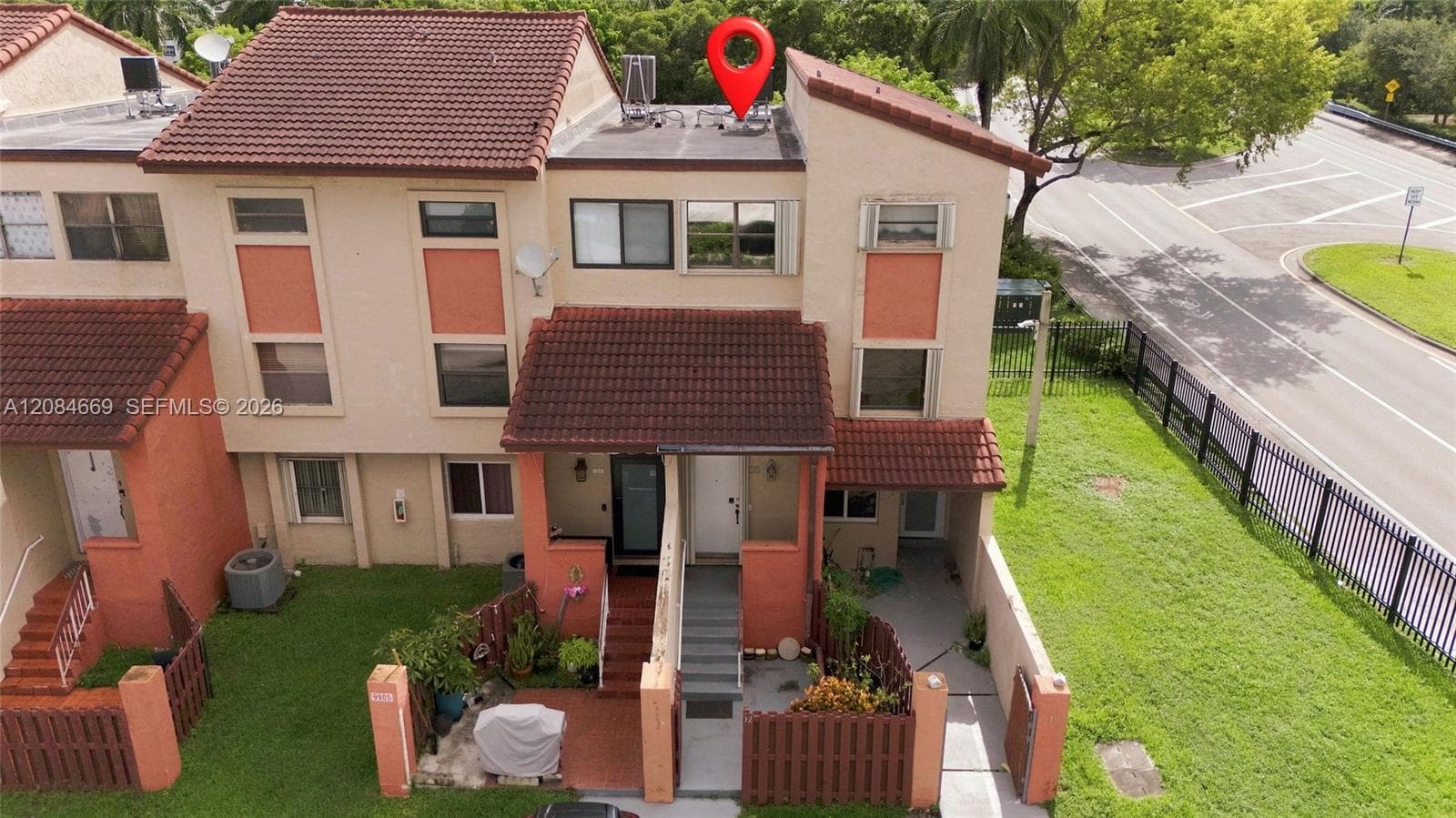 9905 NW 9th St Cir # 21, Miami FL 33172 - Miami, FL - Photo 1