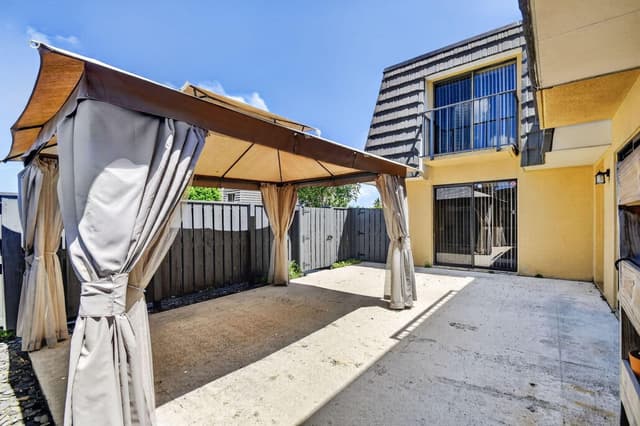 2409 24TH Way, West Palm Beach FL 33407 - West Palm Beach, FL - Photo 3