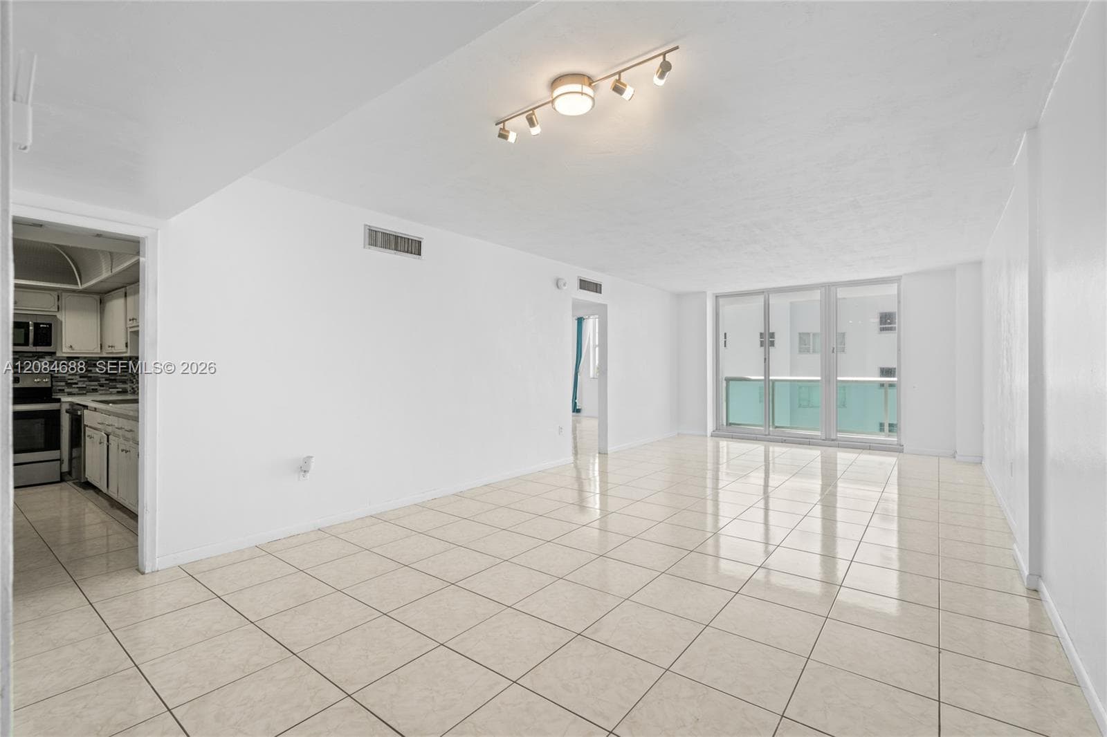 5001 Collins Ave # 5E, Miami Beach FL 33140 - Miami Beach, FL - Photo 1