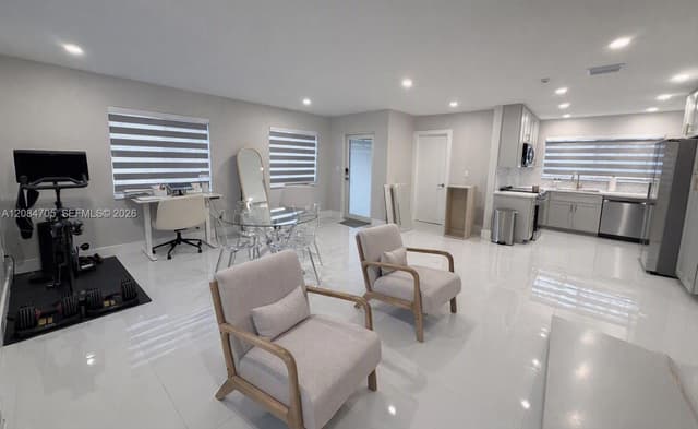 2221 NW 170th St, Miami Gardens FL 33056 - Miami Gardens, FL - Photo 3