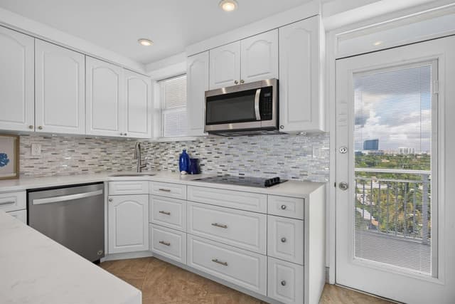1920 S OCEAN Drive # 708, Fort Lauderdale FL 33316 - Fort Lauderdale, FL - Photo 2