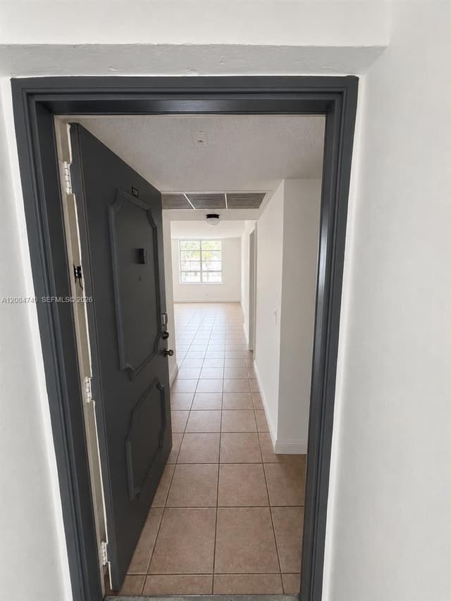 9440 Live Oak Pl # 106, Davie FL 33324 - Davie, FL - Photo 3