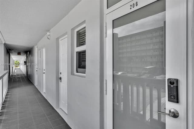 610 NE 12th Ave # 206, Hallandale Beach FL 33009 - Hallandale Beach, FL - Photo 3