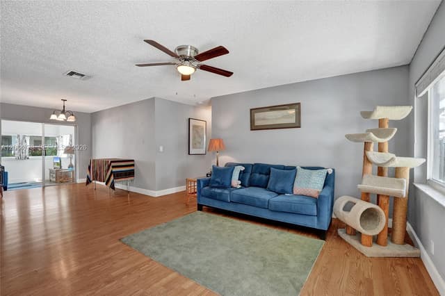 2083 SW 13th Ave, Boynton Beach FL 33426 - Boynton Beach, FL - Photo 6