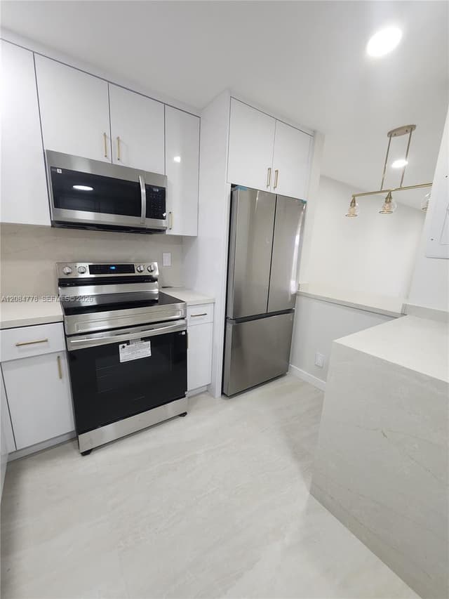 2781 N Pine Island Rd, Sunrise FL 33322 - Sunrise, FL - Photo 4