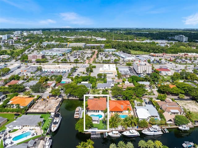 12905 Ixora Rd, North Miami FL 33181 - North Miami, FL - Photo 2