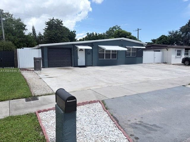 3611 SW 40th St, West Park FL 33023 - West Park, FL - Photo 2