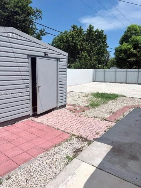 3611 SW 40th St, West Park FL 33023 - West Park, FL - Photo 7