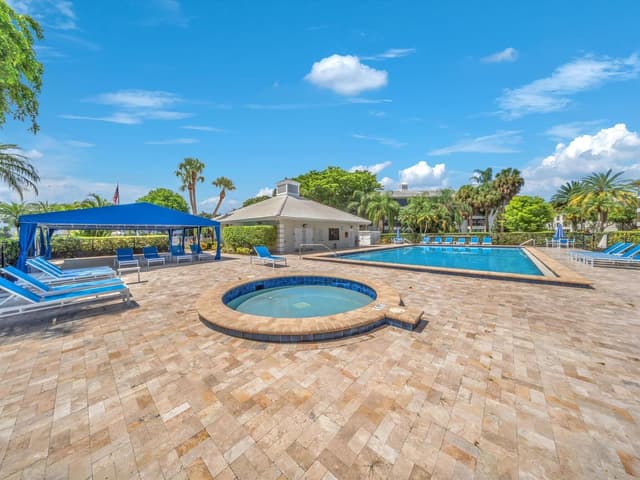 1701 Whitehall Drive # 302, Davie FL 33324 - Davie, FL - Photo 4