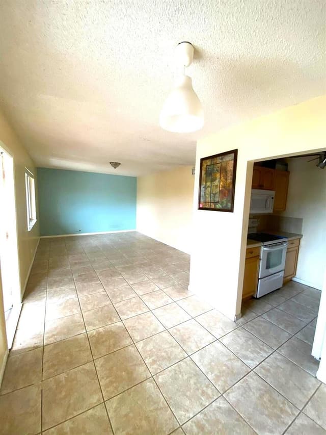 1020 CRYSTAL LAKE Drive # 209, Deerfield Beach FL 33064 - Deerfield Beach, FL - Photo 2