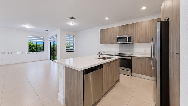 15811 SW 136th Ter, Miami FL 33196 - Miami, FL - Photo 6